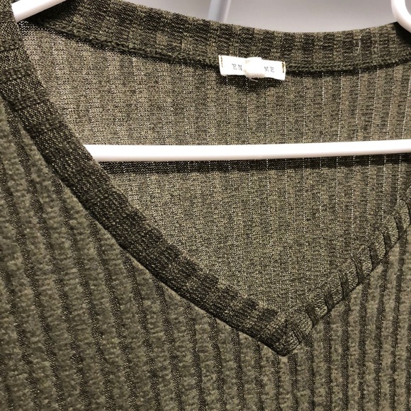 En Creme Olive Sweater - Picture 2 of 3